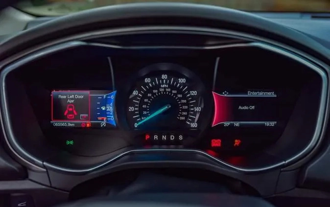 Ford Fusion cena 48900 przebieg: 70000, rok produkcji 2017 z Białystok małe 191